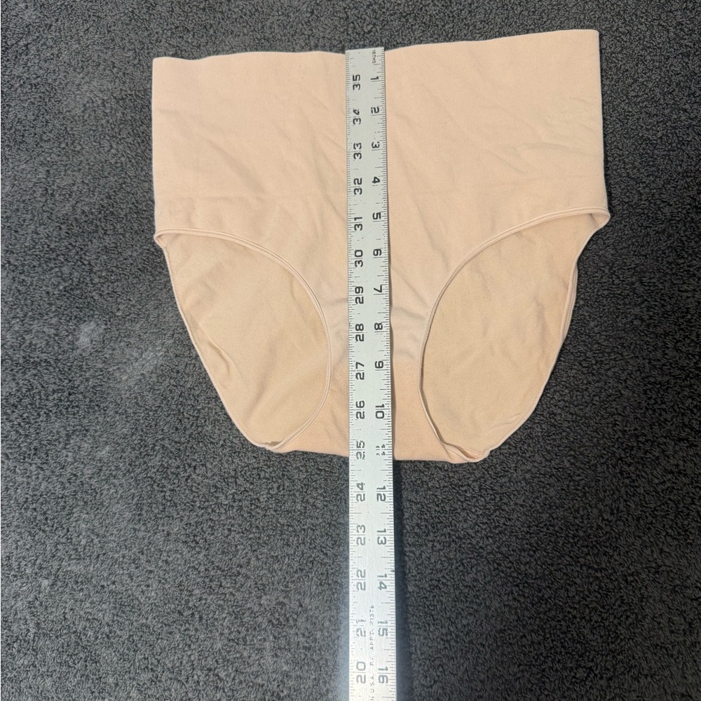 SPANX‎ Beige Shapewear Briefs - Picture 5 of 5